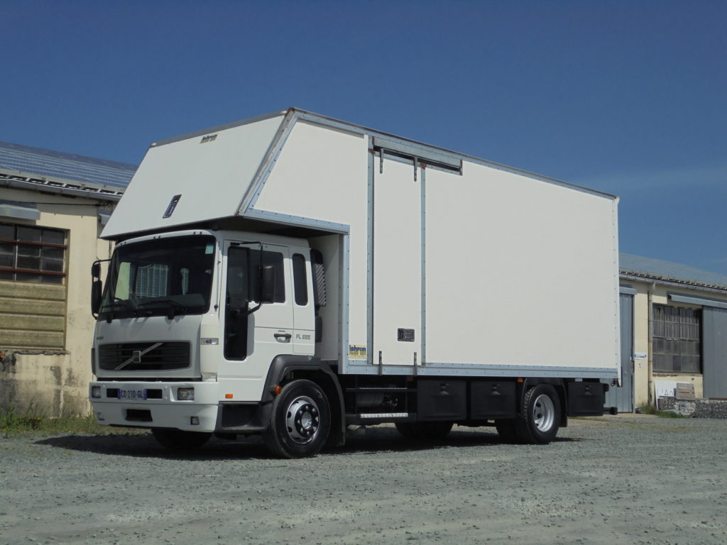 Volvo FL 220 caisse capucine 50 m3