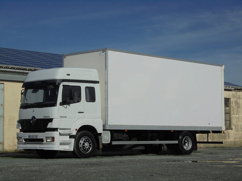 Mercedes 1833 Atego 6 places 53 m3