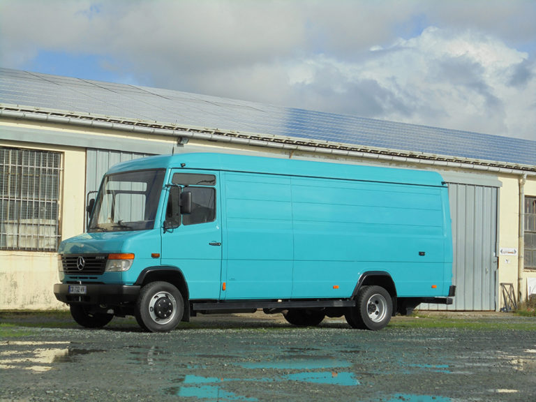 Mercedes 1833 Atego 6 places 53 m3