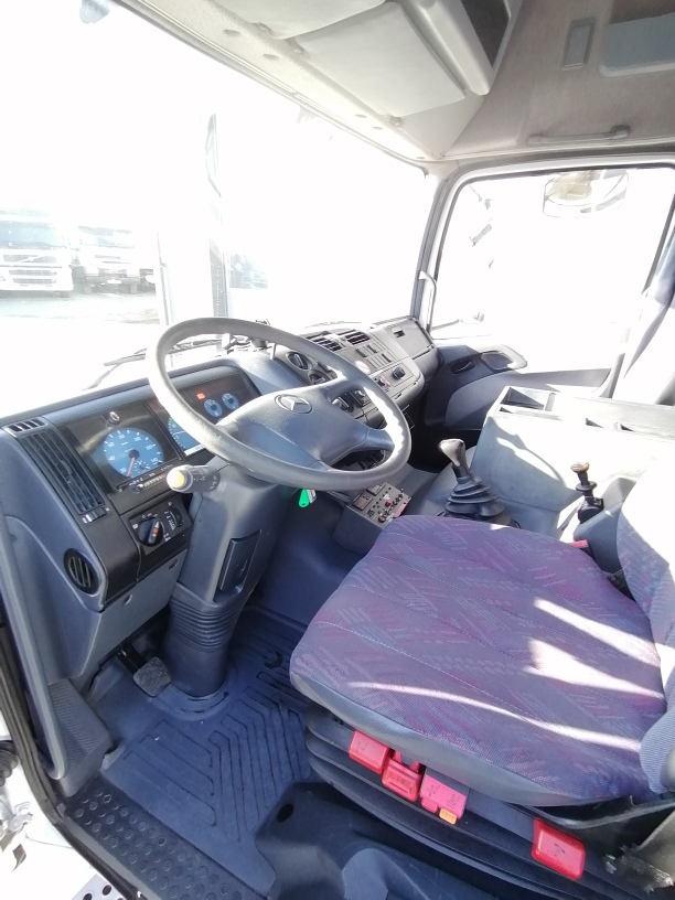 Mercedes 1223 Atego caisse isotherme 50 m3