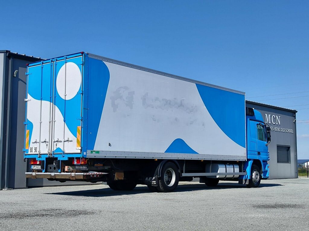 Mercedes 1832 Actros V6 Mega Space 6 places