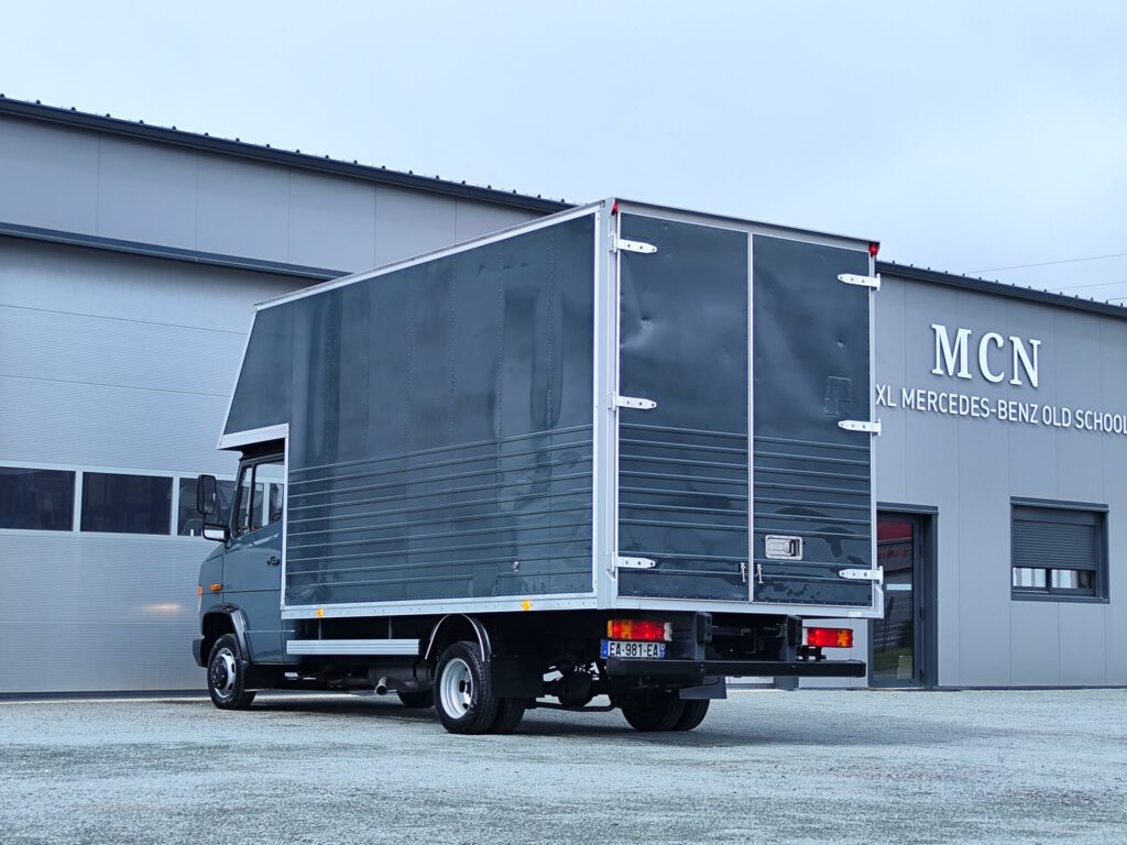 Mercedes 512 Vario caisse capucine alu 30 m3