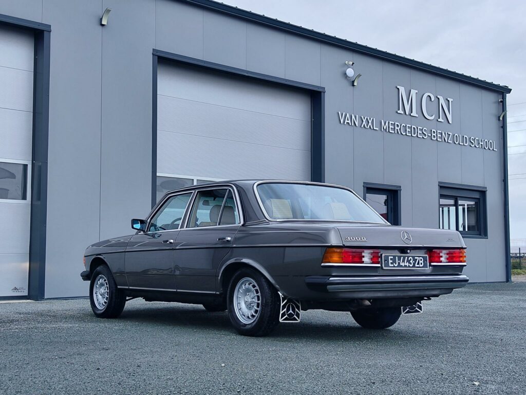 Mercedes 300D W 123 Berline