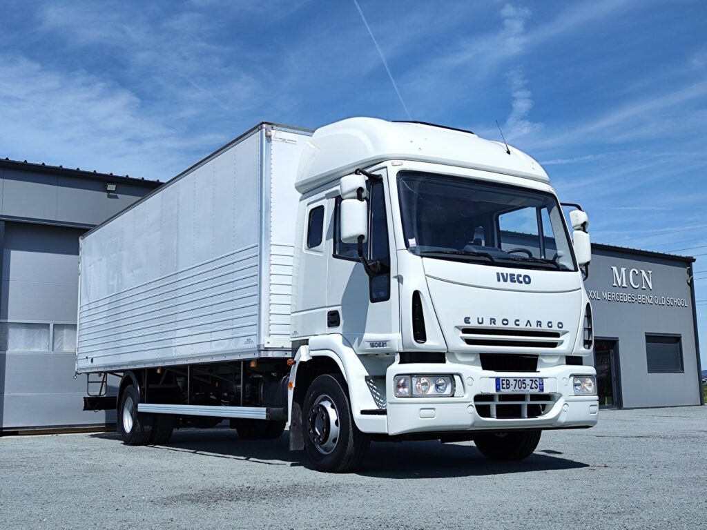 IVECO 160E21 45 m3 / 6 places