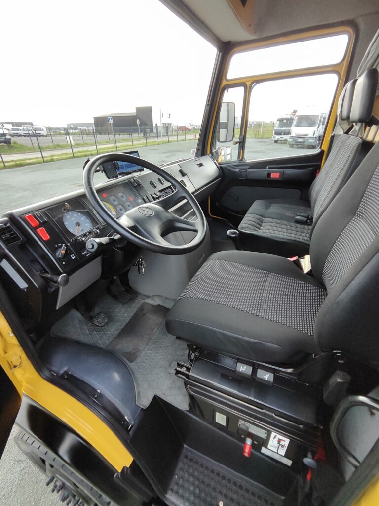 Mercedes 818D Vario 4x4 fourgon