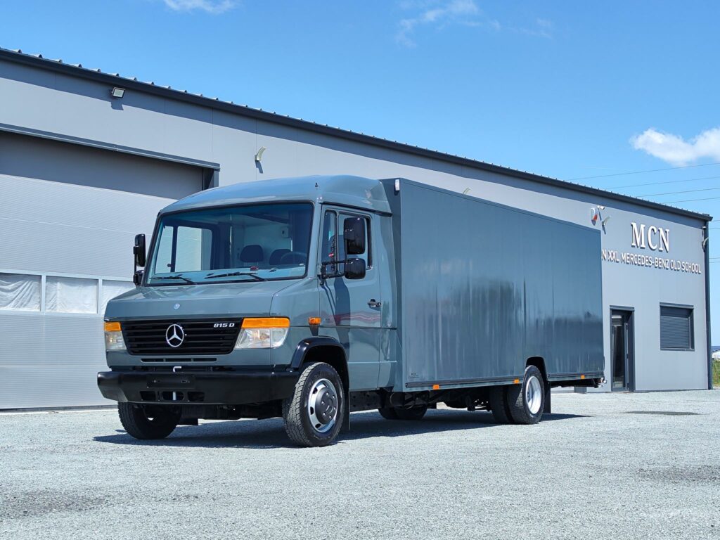 Mercedes 815 Vario caisse isolée XXL