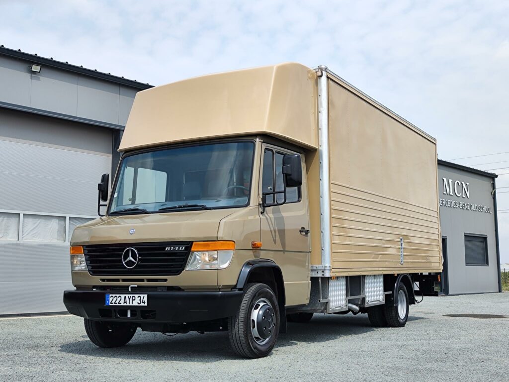 Mercedes 614 Vario caisse capucine 30 m3