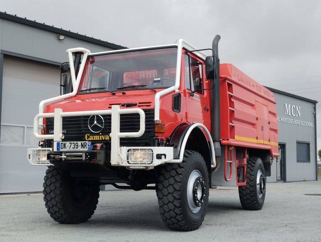 Mercedes Unimog U2450L / 38