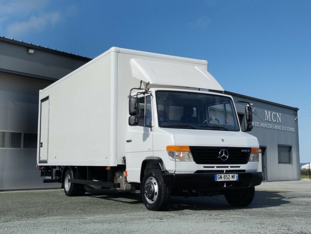 Mercedes 816 Vario 2 caisse déménagement 40 m3