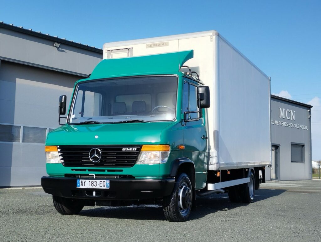 Mercedes 614 Vario caisse + hayon 27 m3