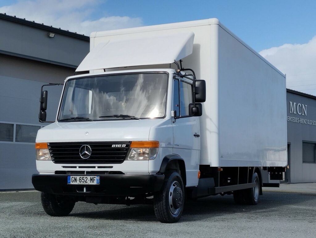 Mercedes 816 Vario 2 caisse déménagement 40 m3