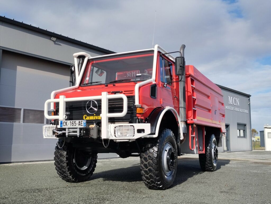 Mercedes Unimog U 2450 L 38 CCF 6000