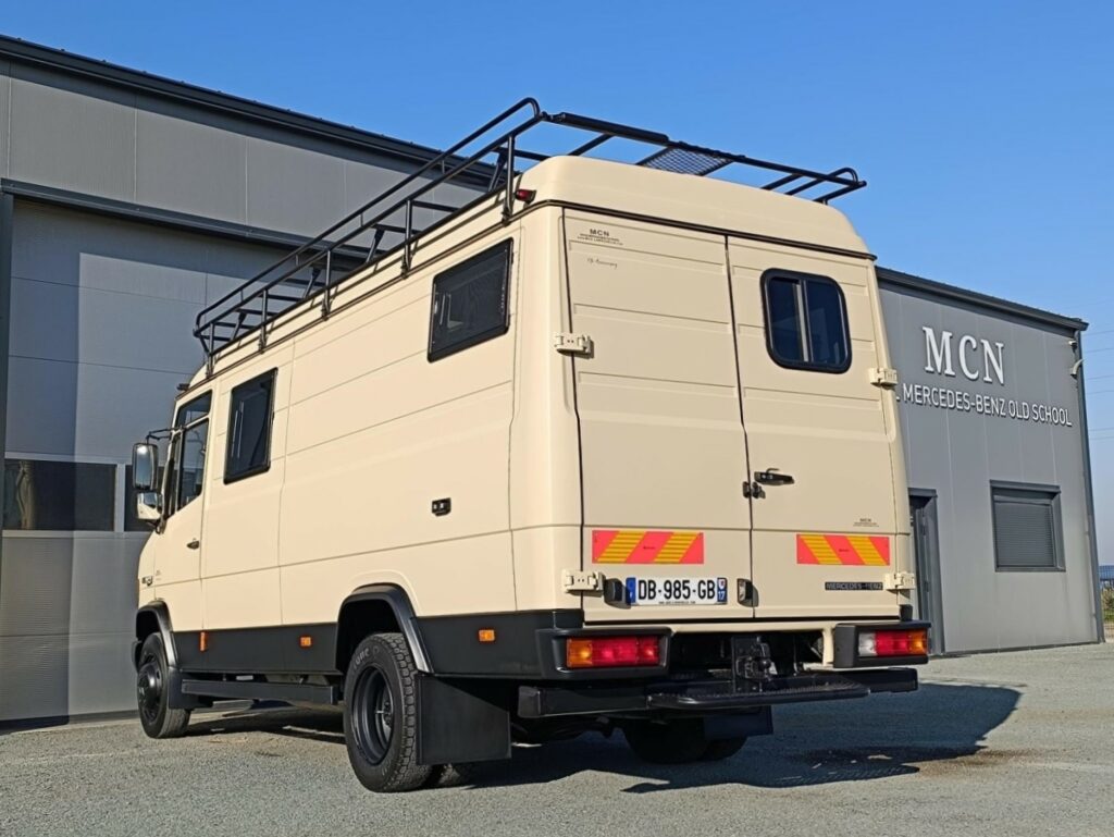 Mercedes 813 Vario 2 fourgon pré équipé