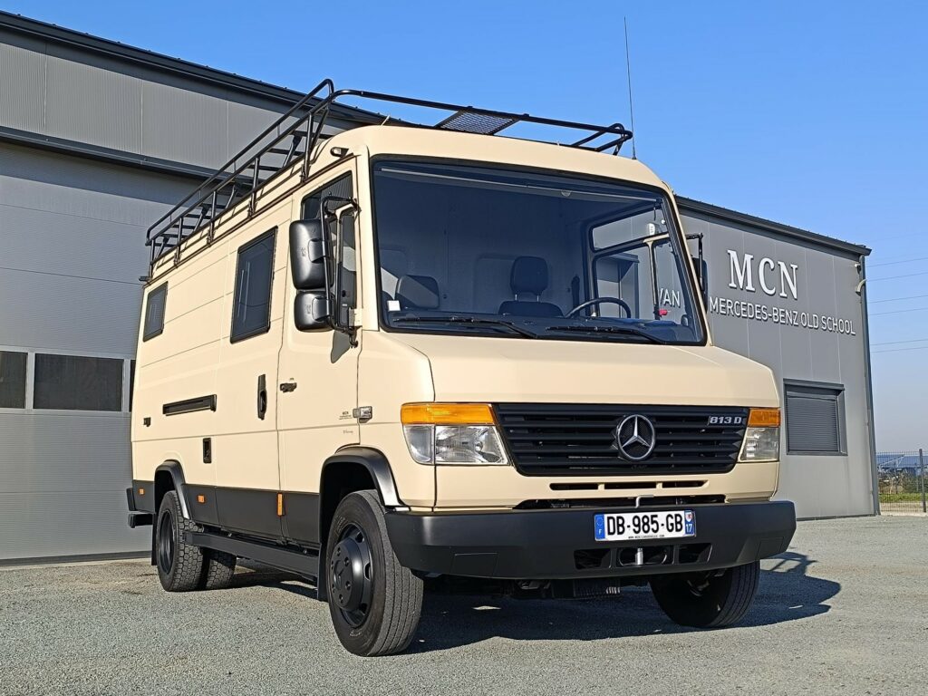 Mercedes 813 Vario 2 fourgon pré équipé