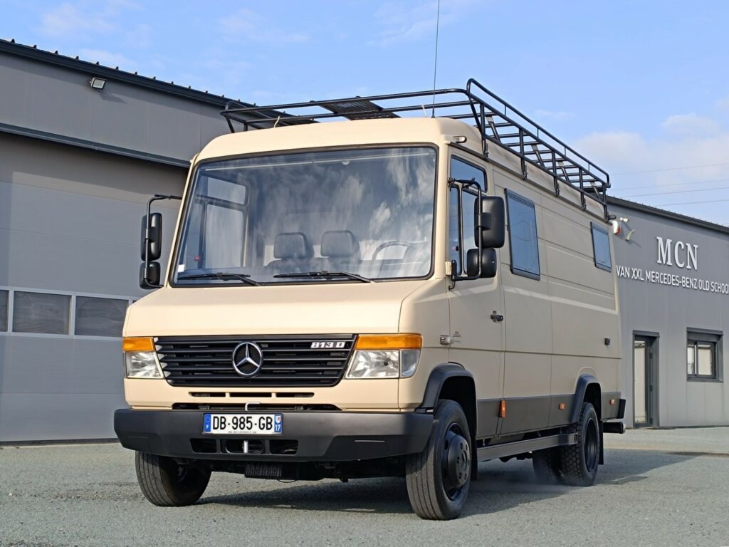 Mercedes 813 Vario 2 fourgon pré équipé