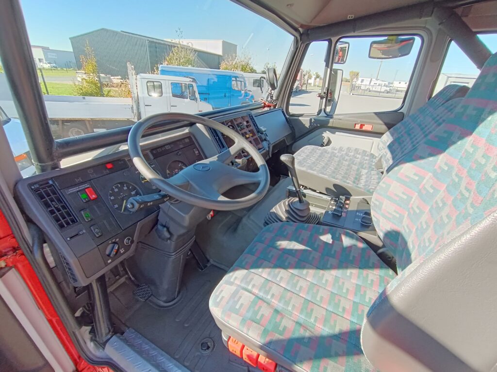 Mercedes 1824 AK / SK 4x4 - Camion d'expédition
