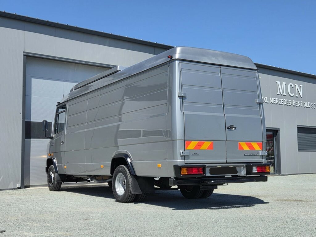 Mercedes 709 D fourgon maxi avec toit relevable MCN