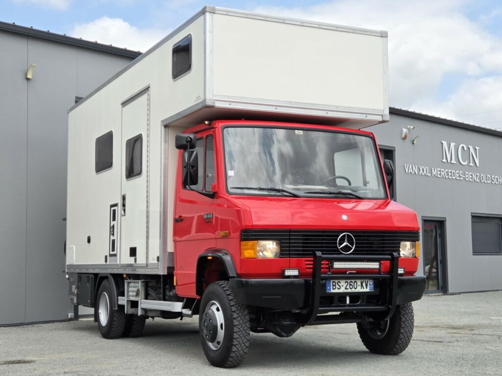 Mercedes 814 T2 4x4 - Caisse capucine aménagé