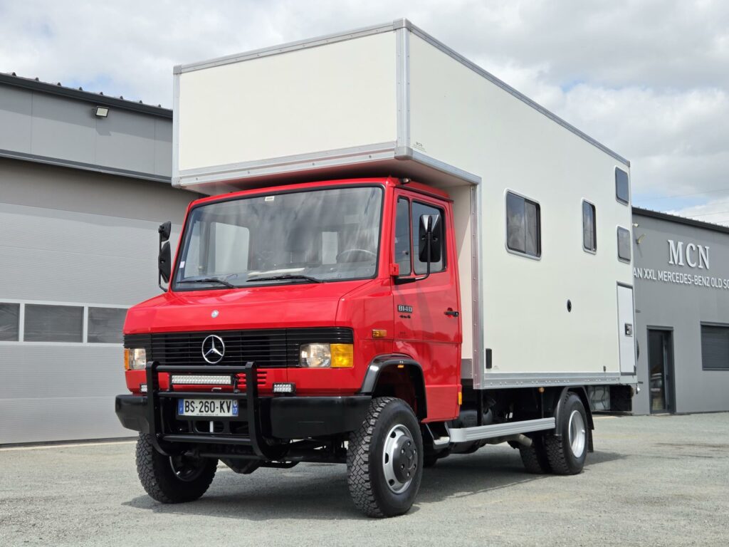 Mercedes 814 T2 4x4 - Caisse capucine aménagé