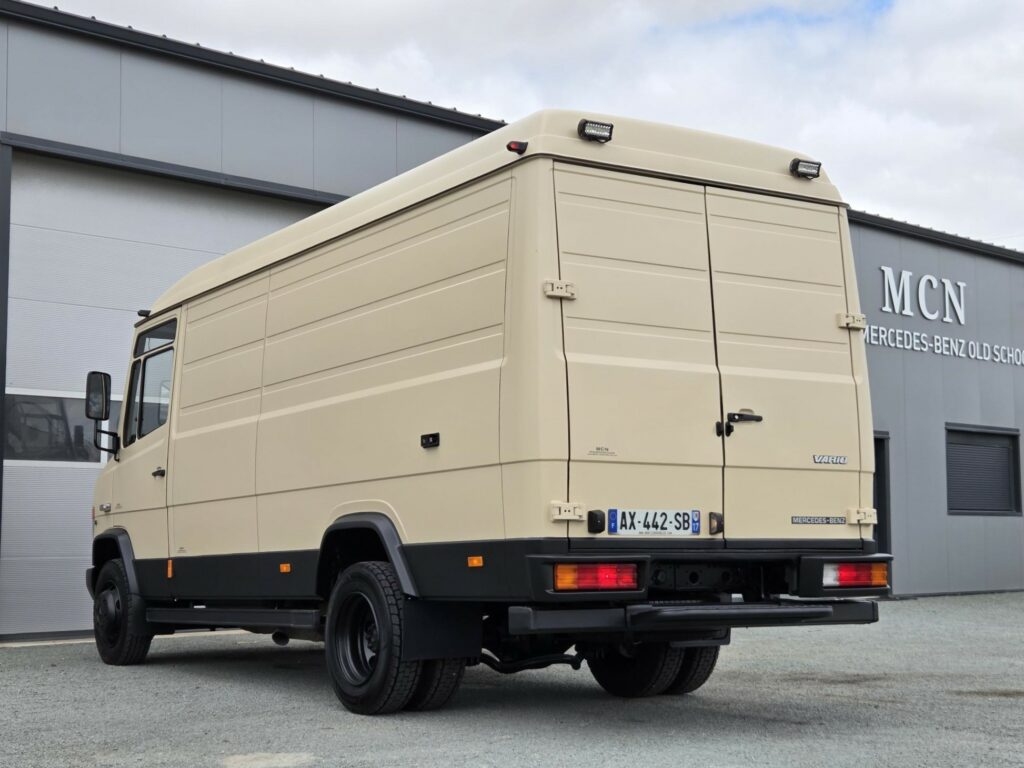 Mercedes 815D Vario fourgon 6 m