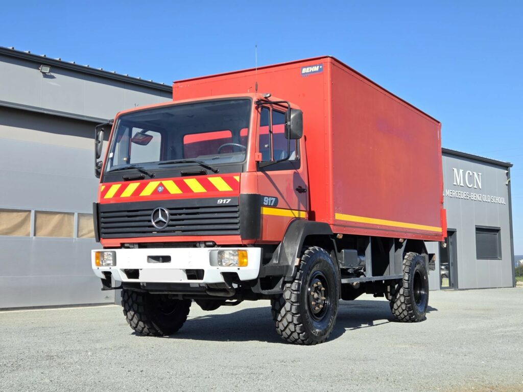 Mercedes 917 AK 4x4 - Cellule bois aménageable