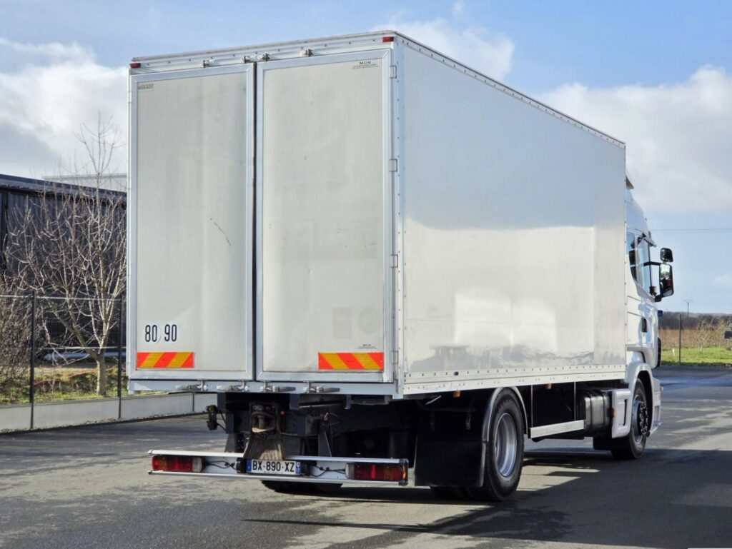Scania R310 - Space cab 6 places + Caisse déménagement 50 m3