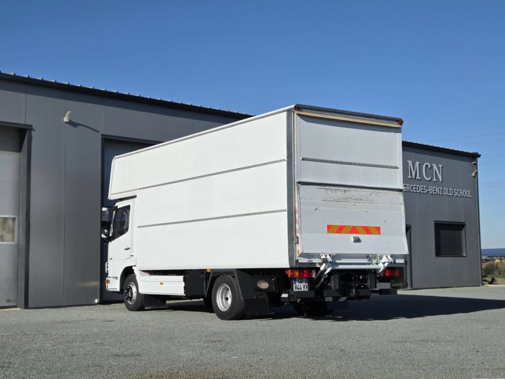 Mercedes 816 Atego caisse capucine