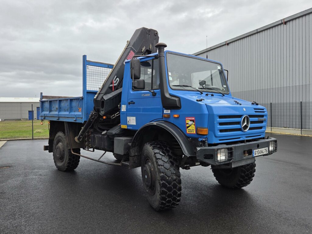 Mercedes U5000 Unimog plateau + grue