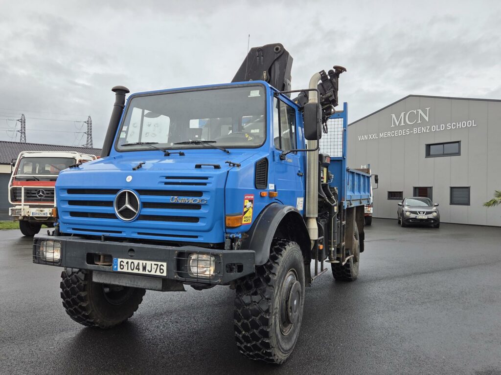 Mercedes U5000 Unimog plateau + grue