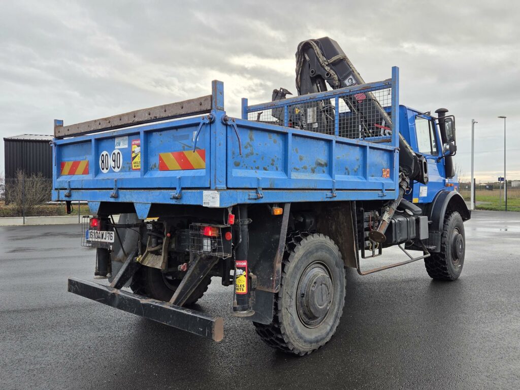 Mercedes U5000 Unimog plateau + grue