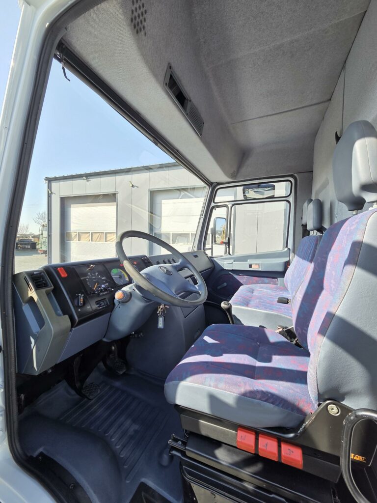 Mercedes 615 Vario Fourgon XXL MAXI + Toit relevable MCN