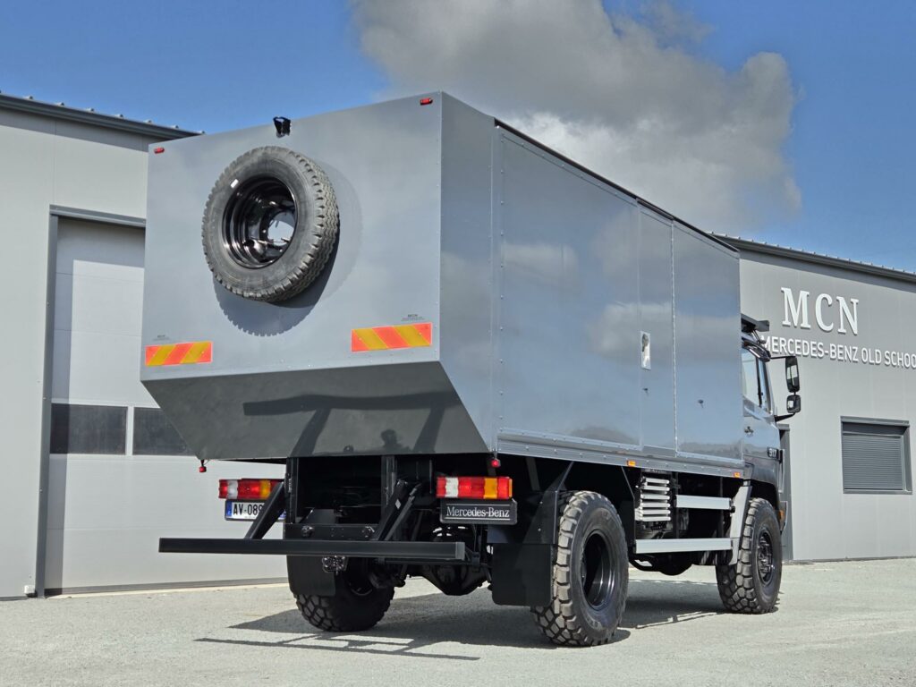 Mercedes 917 AK 4x4 Caisse renforcée rallongée isolée