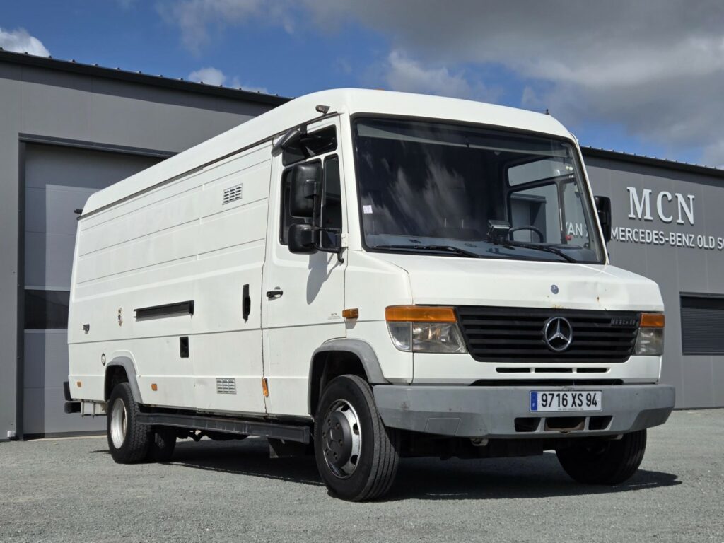 Mercedes 815 Vario fourgon XXL VASP Atelier