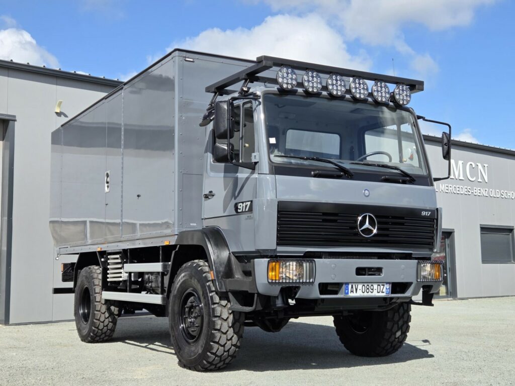 Mercedes 917 AK 4x4 Caisse renforcée rallongée isolée