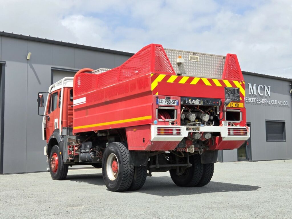 Mercedes 1824 AK SK 4x4 camion d'expédition