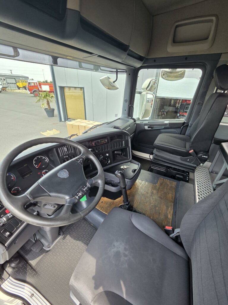 Scania R360 + remorque autoportée SRT
